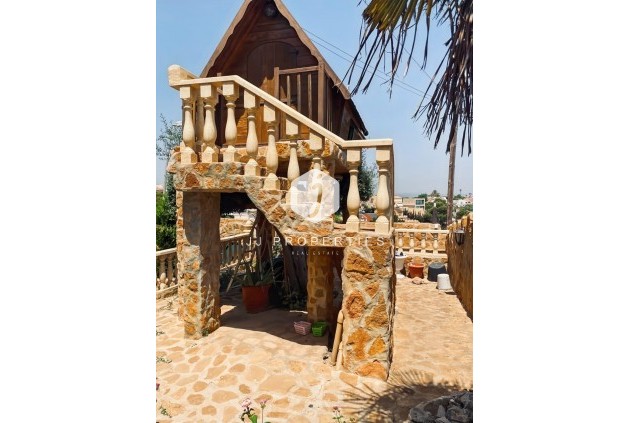 Resale - Villa -
Torrevieja - Costa Blanca