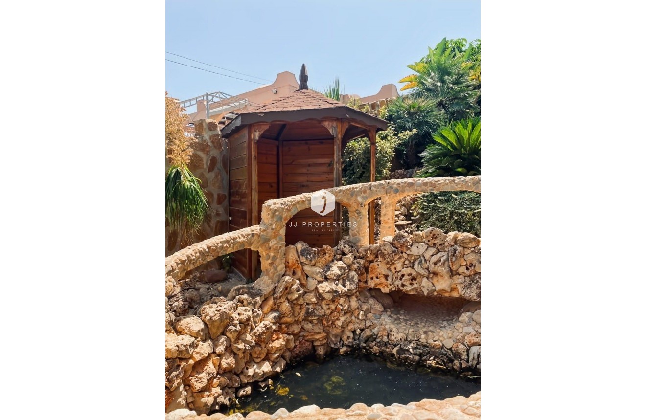 Resale - Villa -
Torrevieja - Costa Blanca