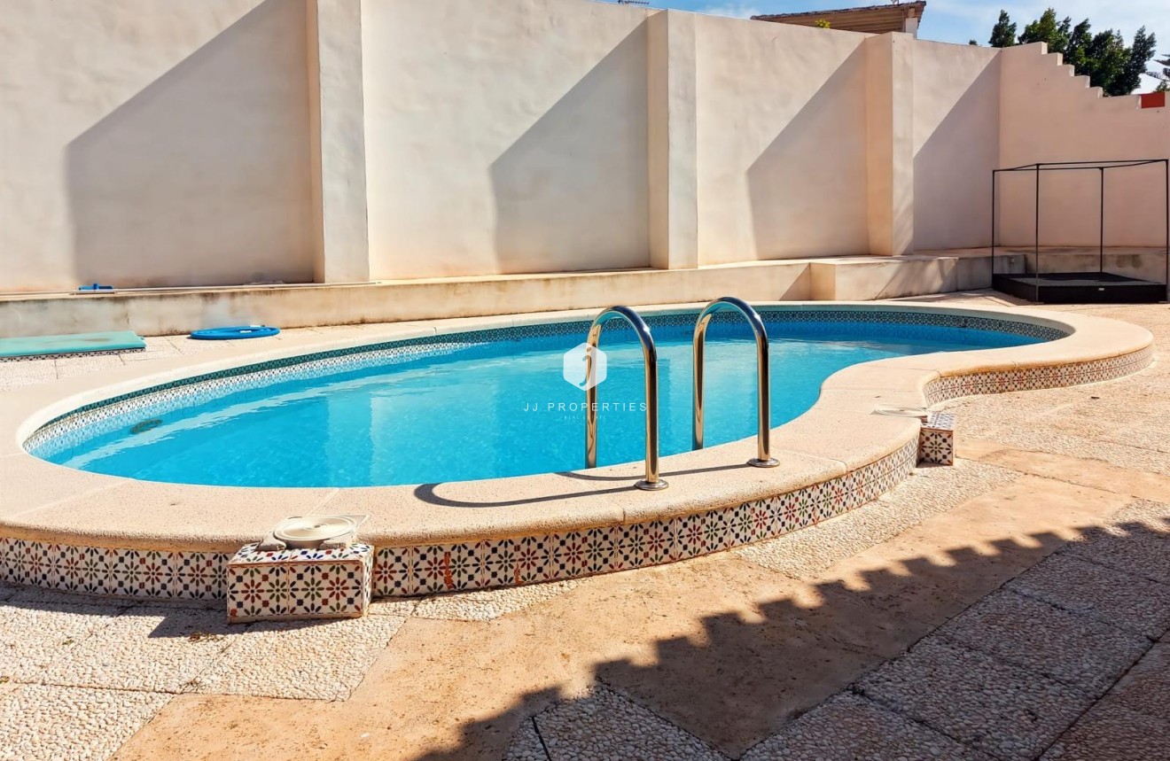 Resale - Villa -
Torrevieja - Costa Blanca