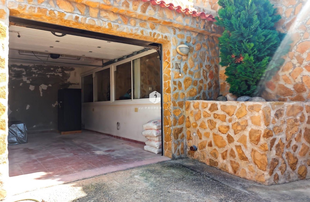 Resale - Villa -
Torrevieja - Costa Blanca