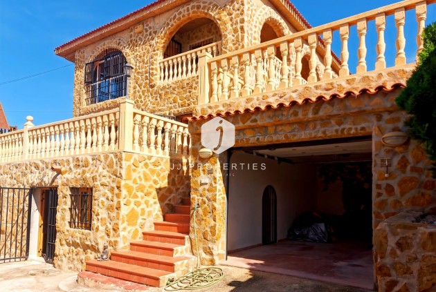 Resale - Villa -
Torrevieja - Costa Blanca