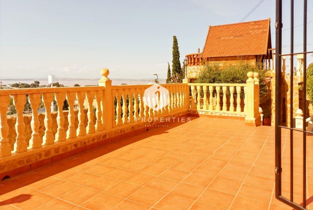 Resale - Villa -
Torrevieja - Costa Blanca
