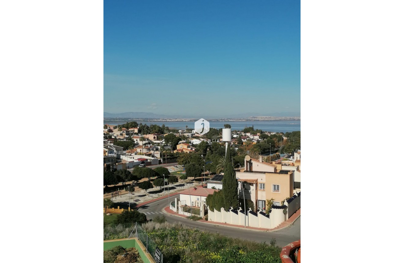 Resale - Villa -
Torrevieja - Costa Blanca