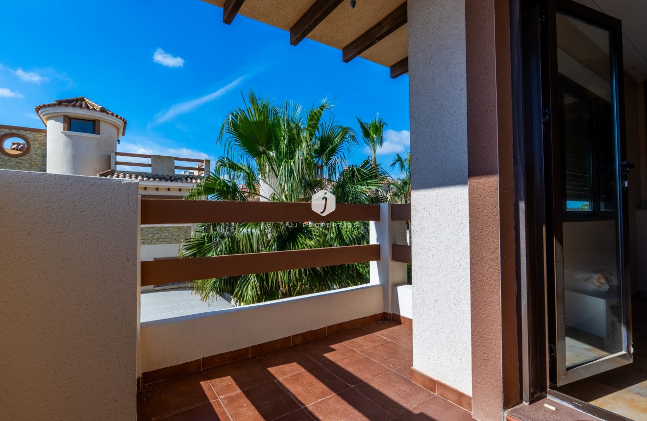 Resale - Villa -
Orihuela Costa - Costa Blanca