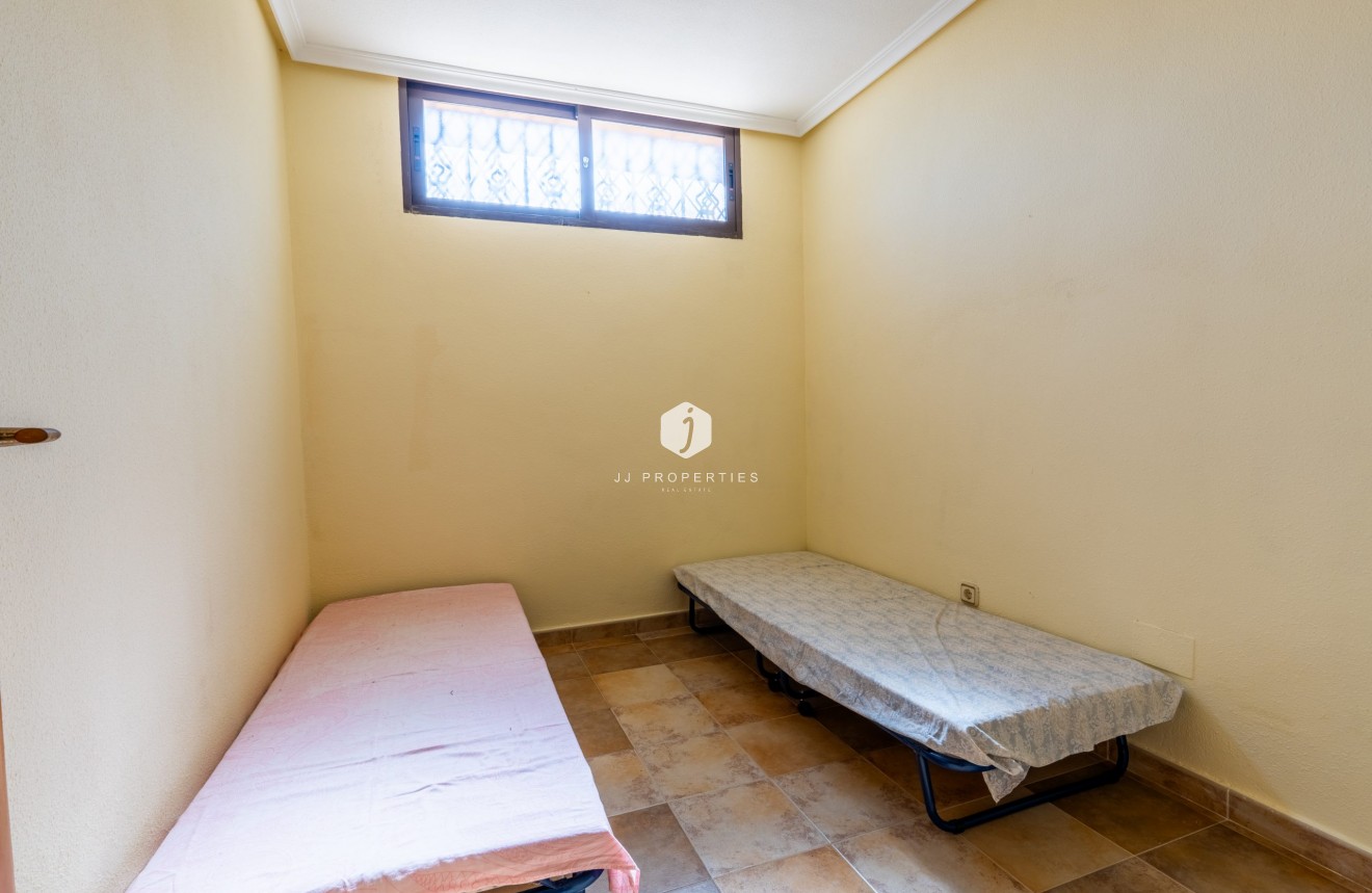 Resale - Villa -
Orihuela Costa - Costa Blanca