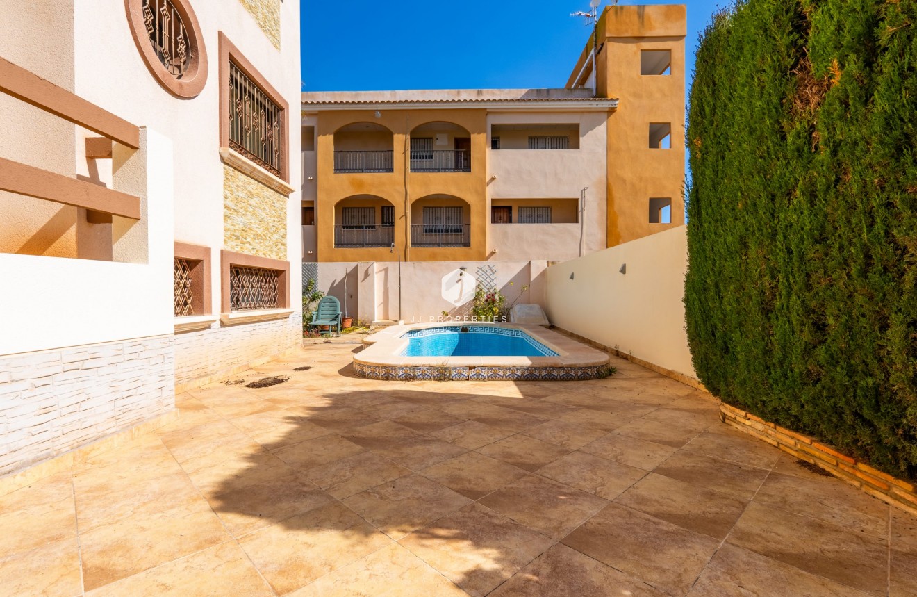 Resale - Villa -
Orihuela Costa - Costa Blanca