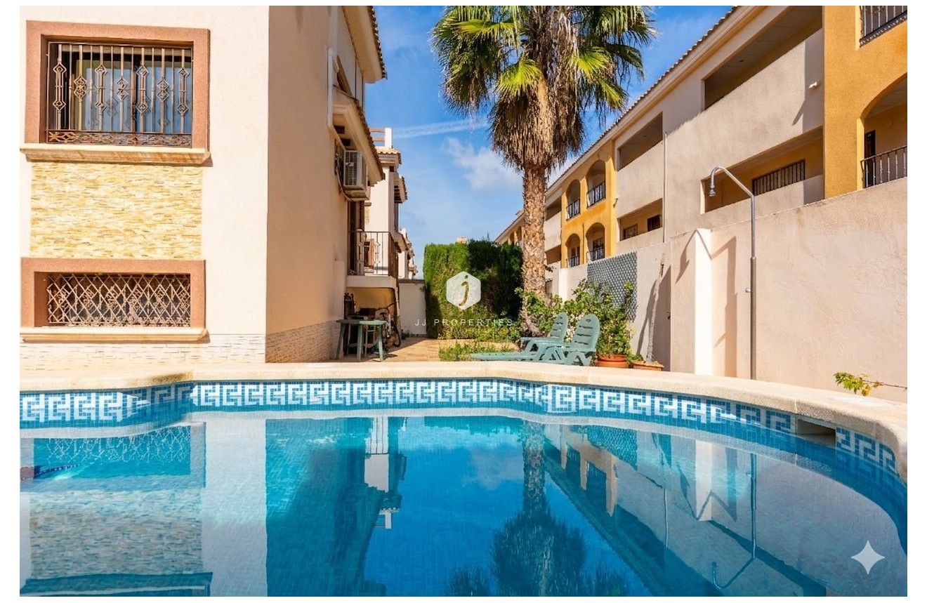 Resale - Villa -
Orihuela Costa - Costa Blanca