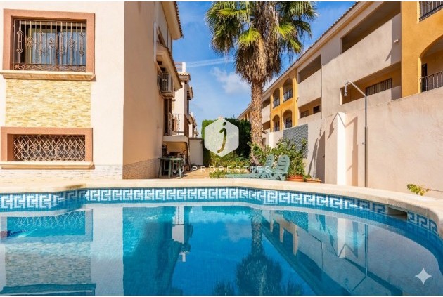 Resale - Villa -
Orihuela Costa - Costa Blanca