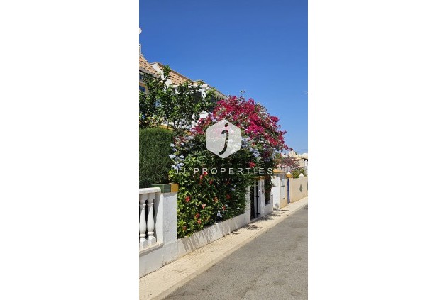 Resale - Bungalow -
Orihuela Costa - Costa Blanca