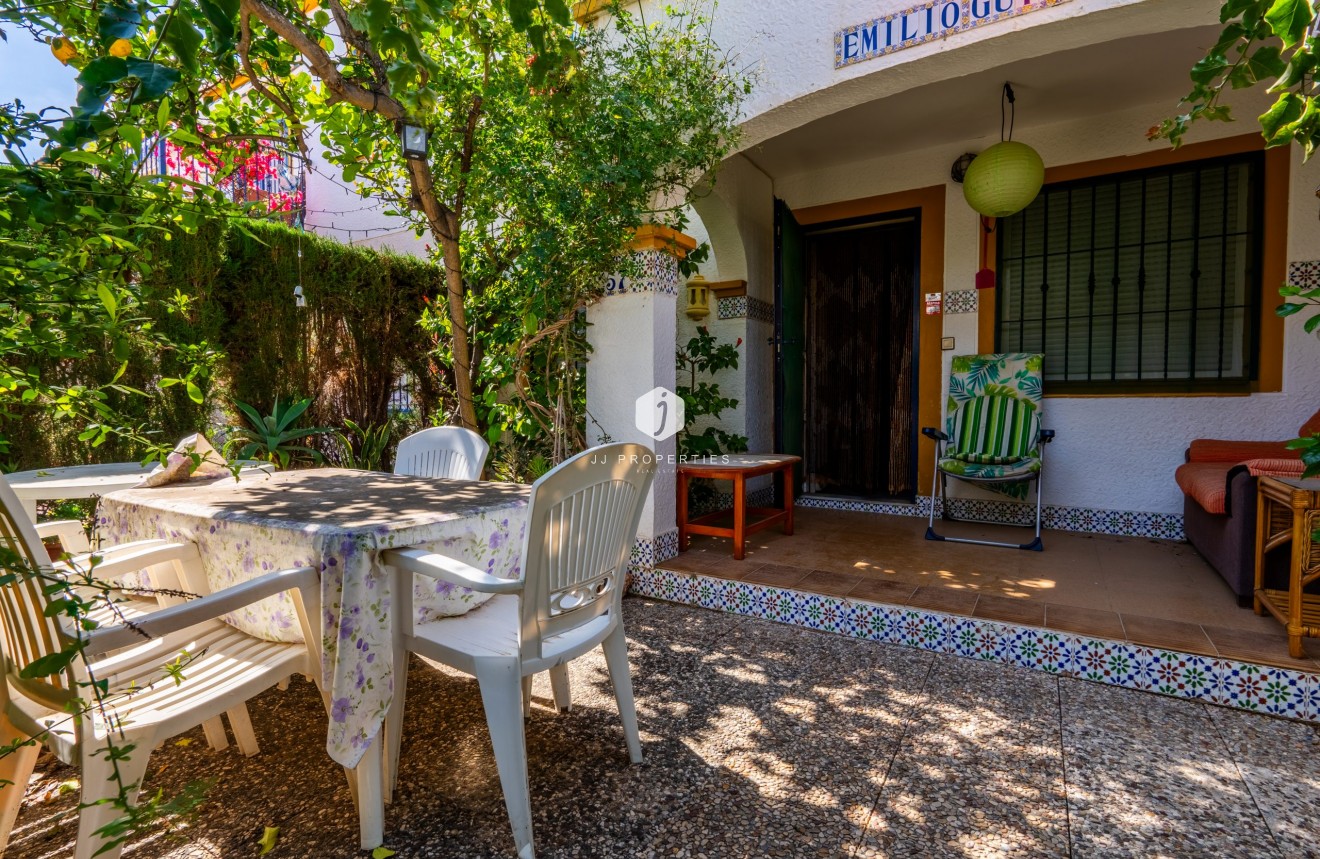 Resale - Bungalow -
Orihuela Costa - Costa Blanca