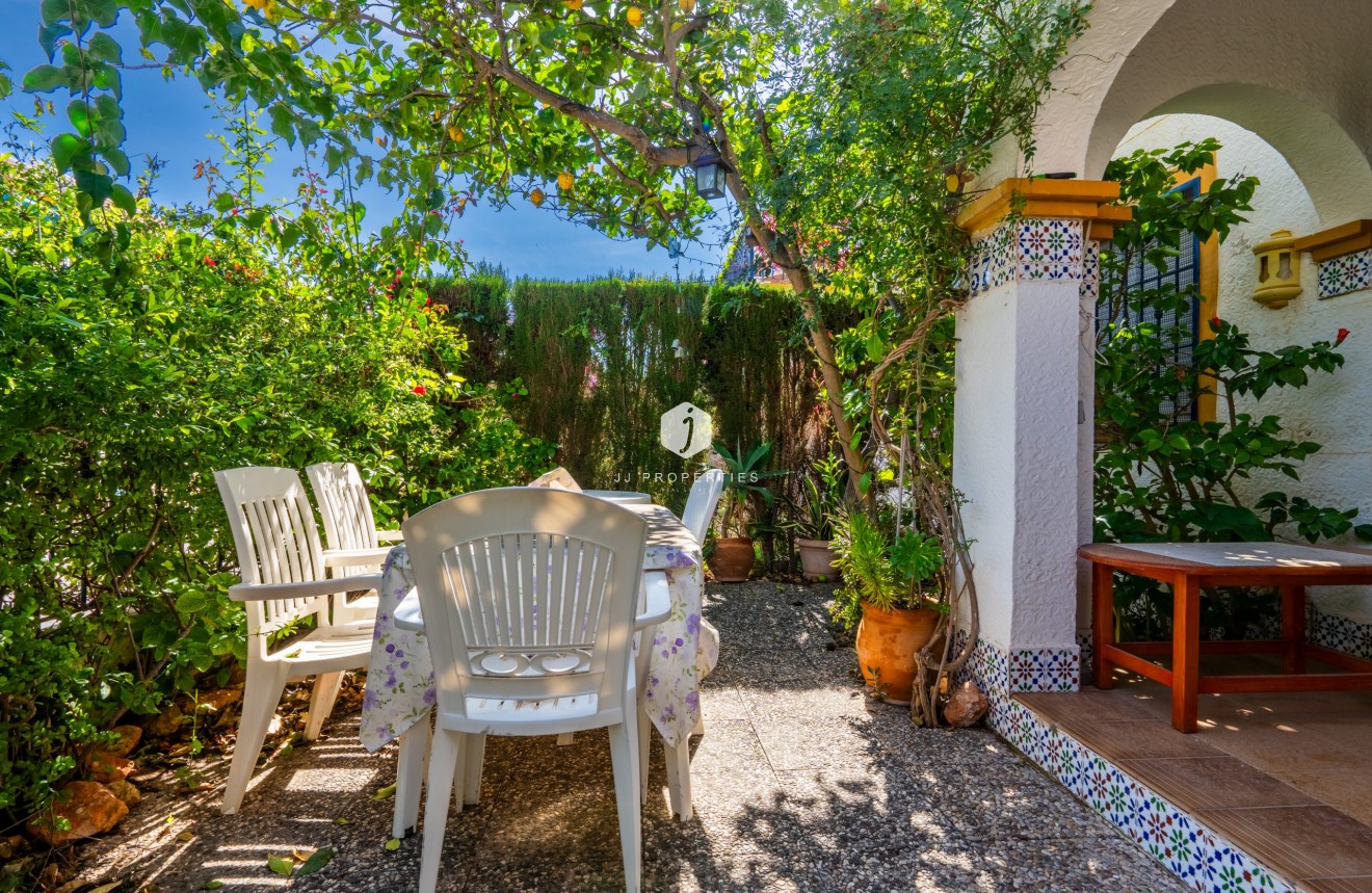 Resale - Bungalow -
Orihuela Costa - Costa Blanca