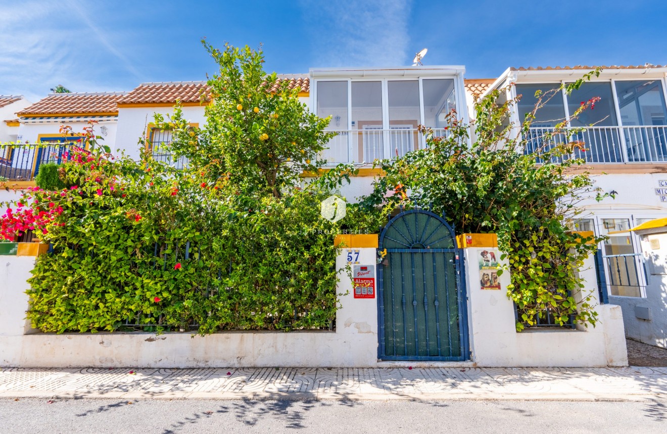 Resale - Bungalow -
Orihuela Costa - Costa Blanca