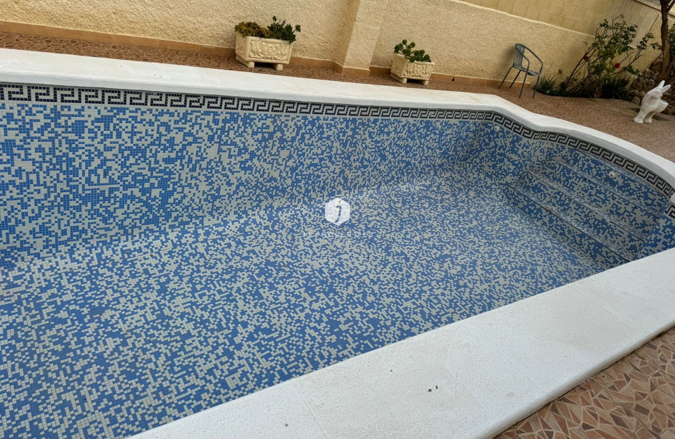 Resale - Villa -
Orihuela Costa - Costa Blanca