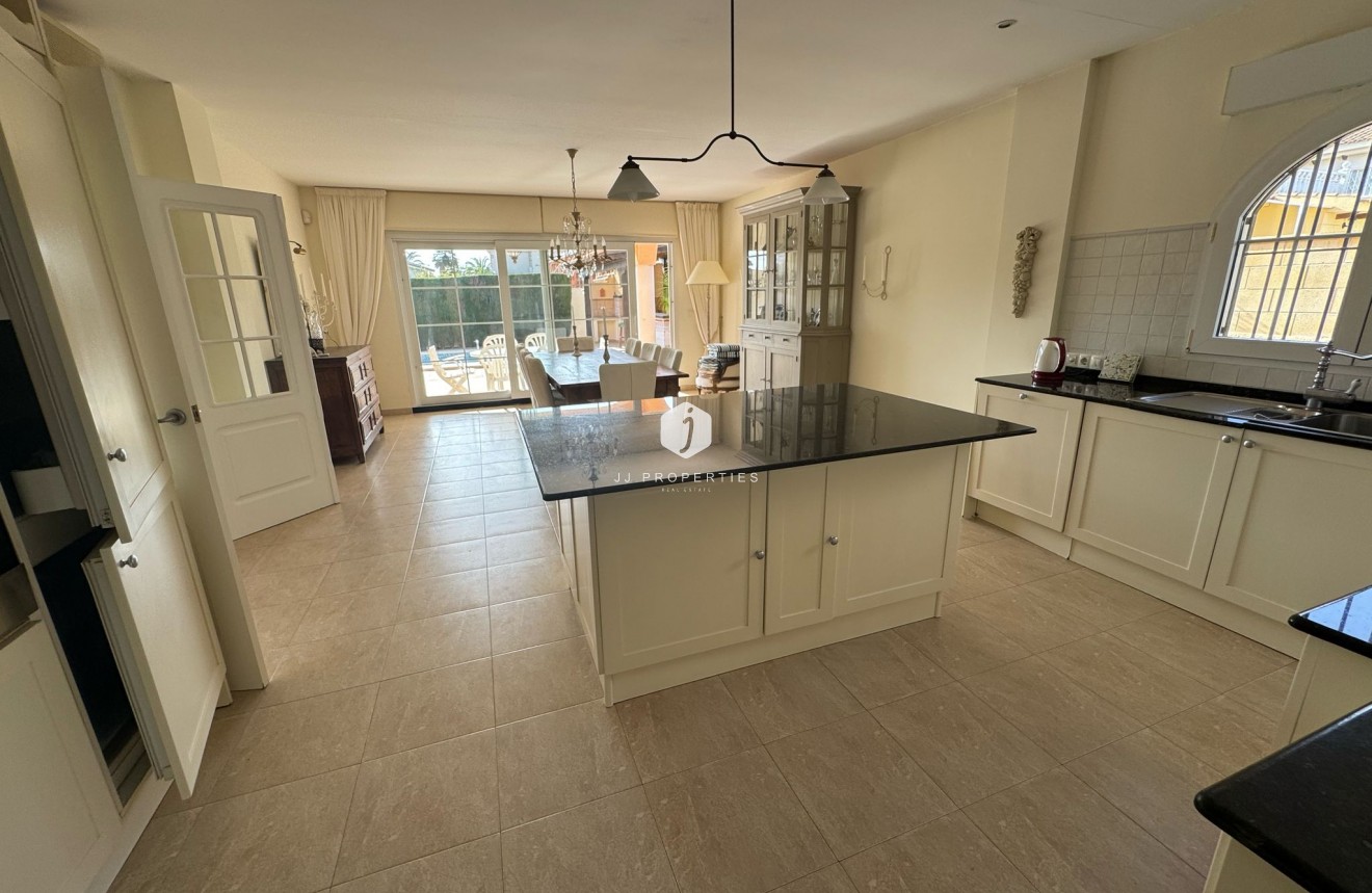 Resale - Villa -
Orihuela Costa - Costa Blanca