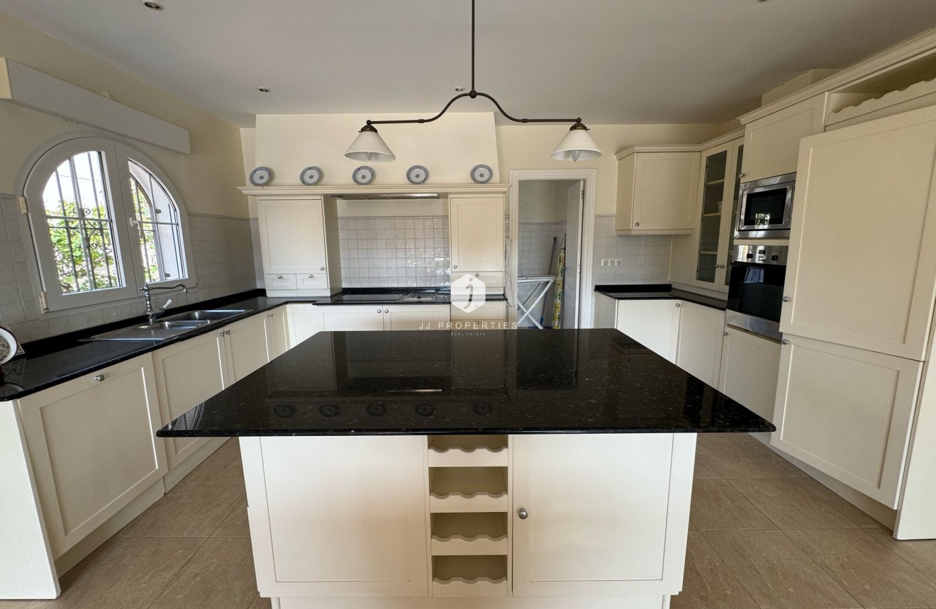 Resale - Villa -
Orihuela Costa - Costa Blanca