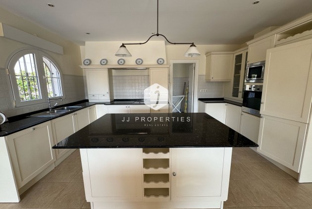 Resale - Villa -
Orihuela Costa - Costa Blanca