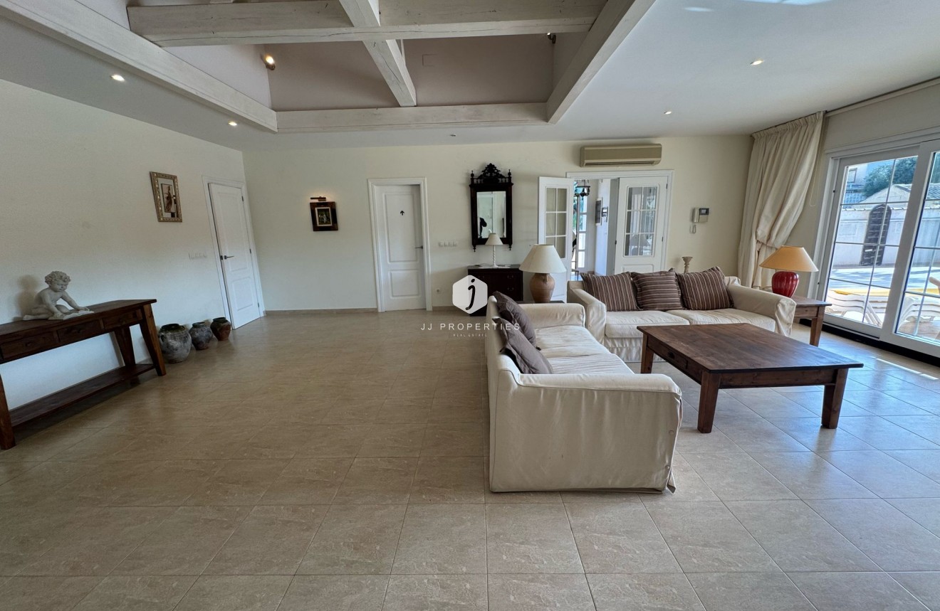 Resale - Villa -
Orihuela Costa - Costa Blanca