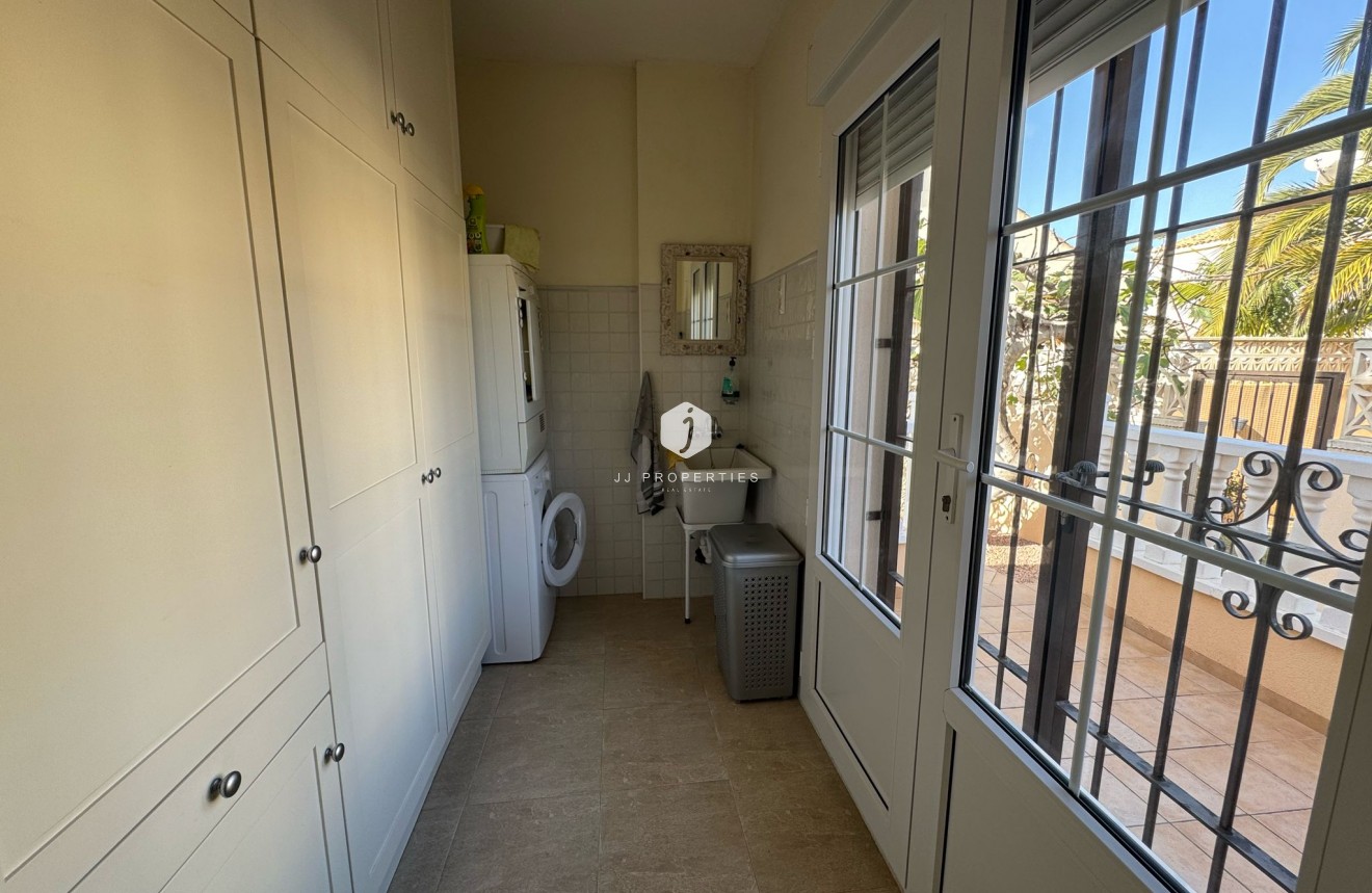 Resale - Villa -
Orihuela Costa - Costa Blanca