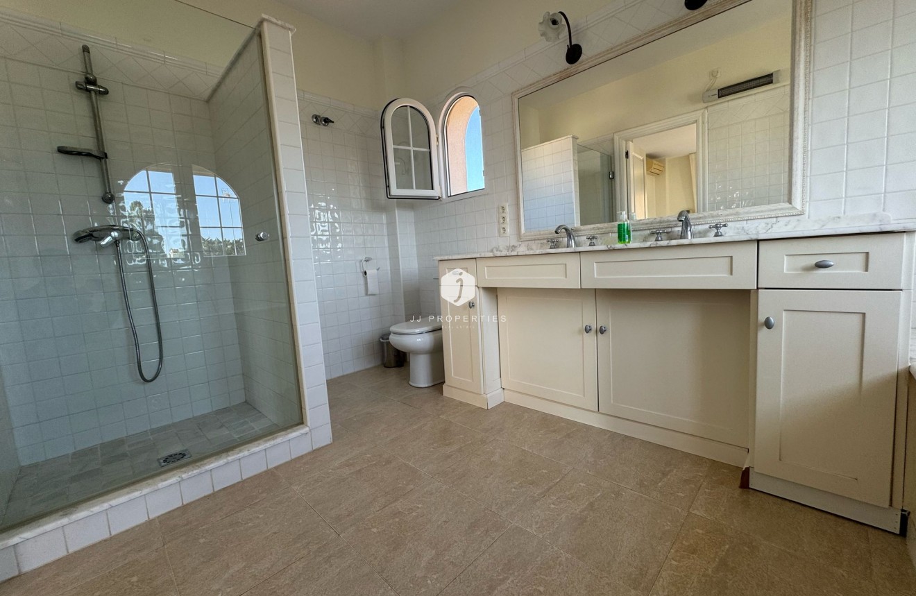 Resale - Villa -
Orihuela Costa - Costa Blanca