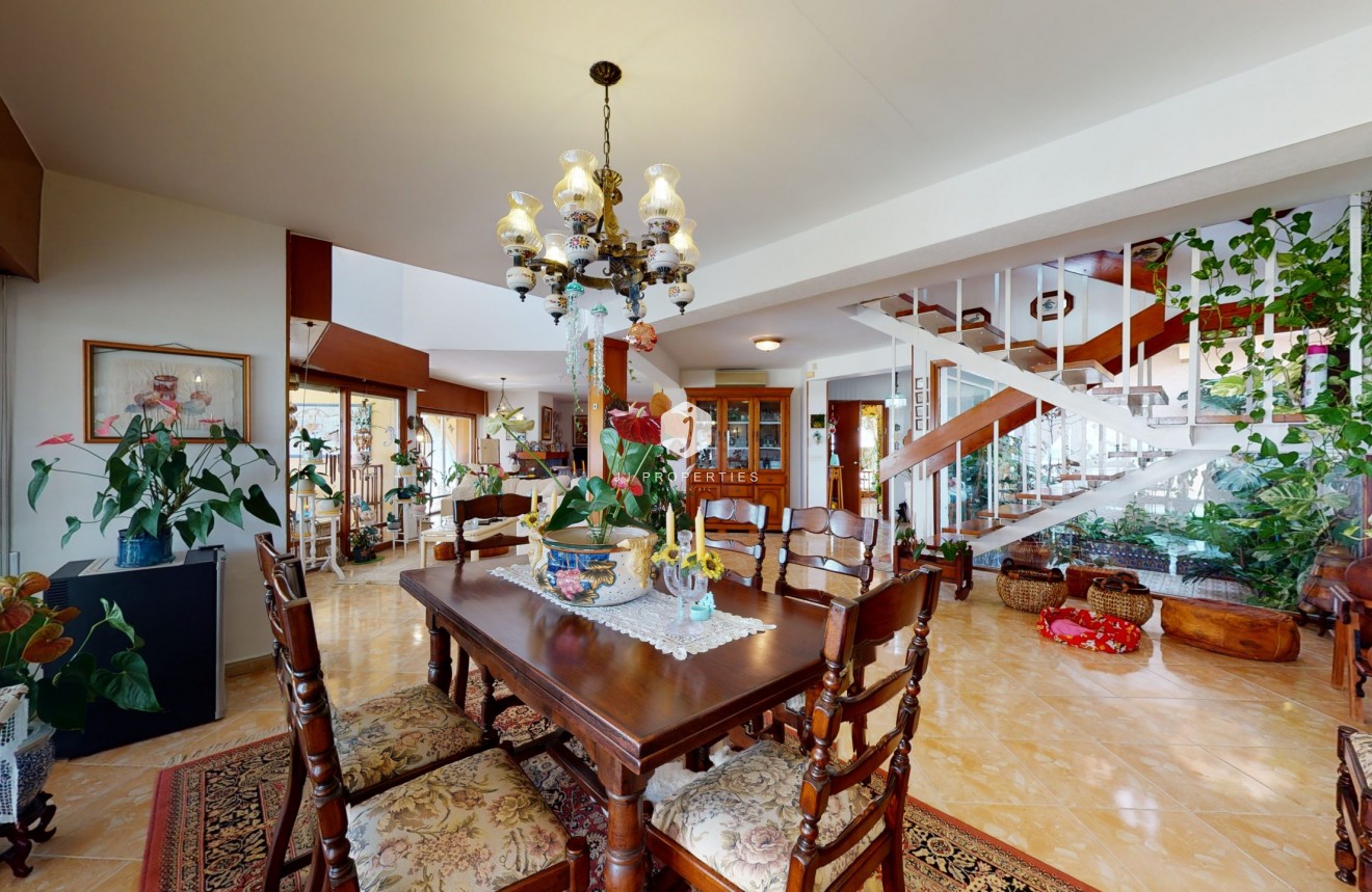 Resale - Villa -
Orihuela Costa - Costa Blanca