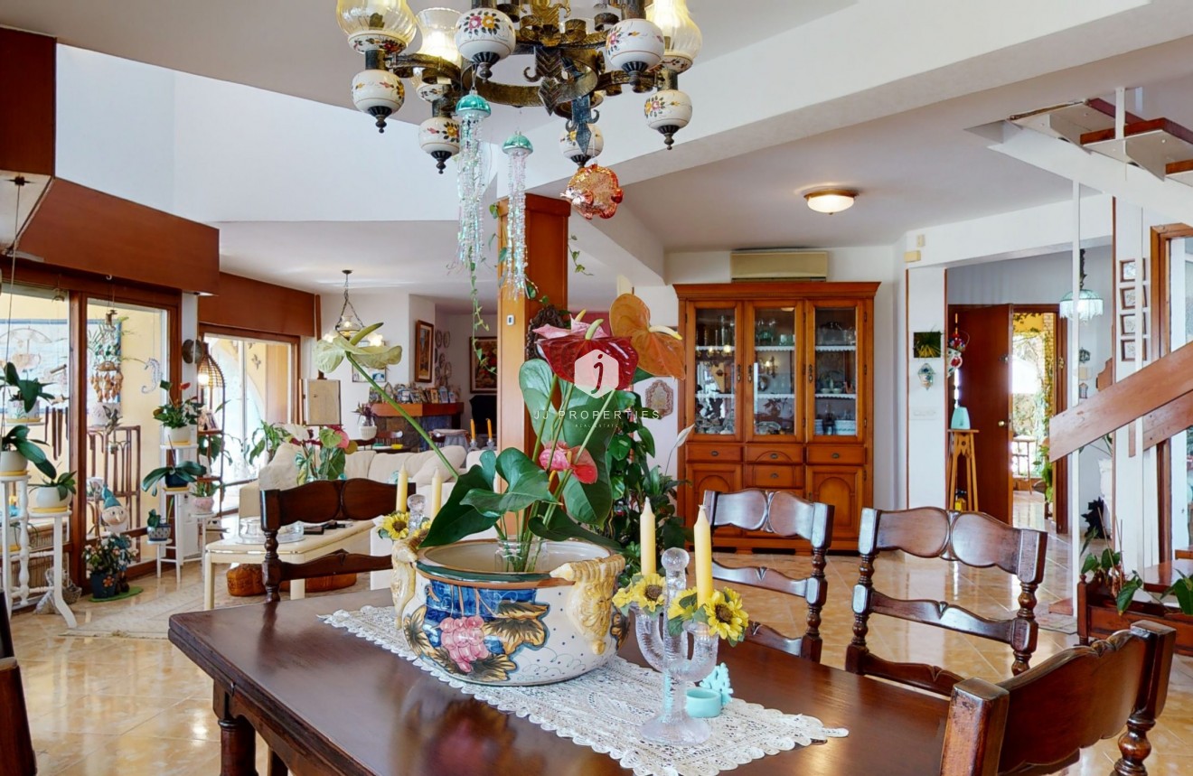 Resale - Villa -
Orihuela Costa - Costa Blanca