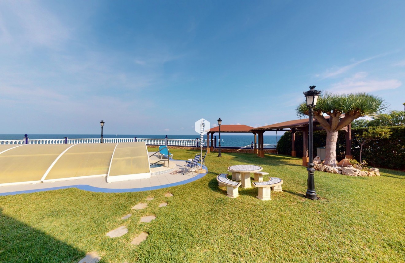 Resale - Villa -
Orihuela Costa - Costa Blanca