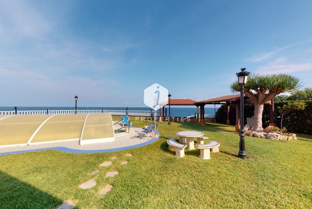 Resale - Villa -
Orihuela Costa - Costa Blanca