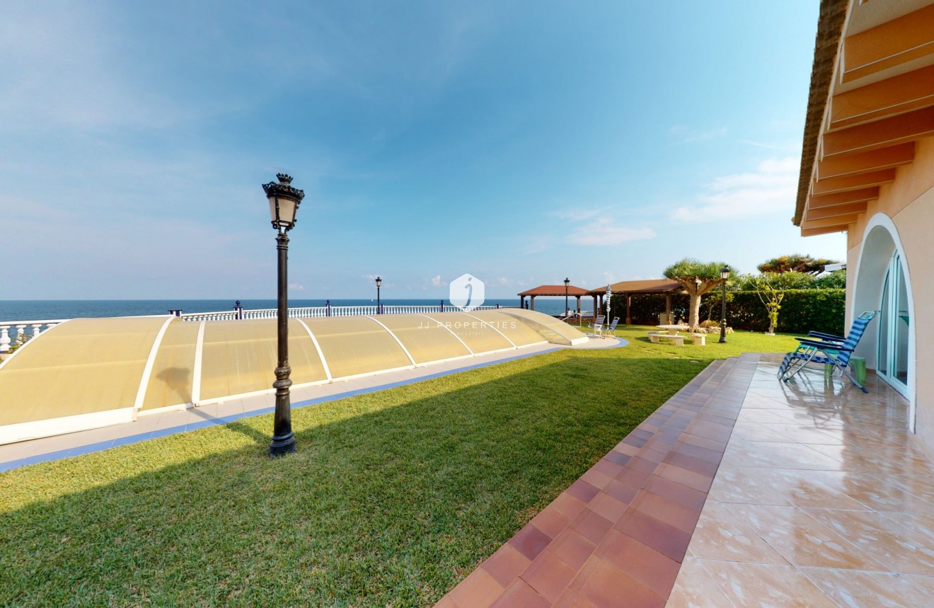 Resale - Villa -
Orihuela Costa - Costa Blanca