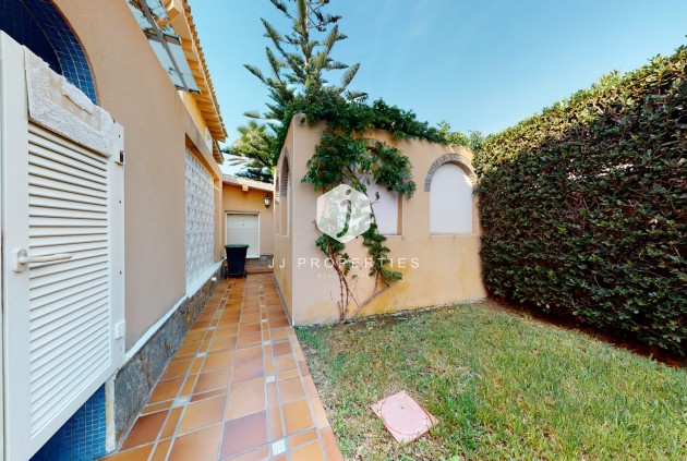 Resale - Villa -
Orihuela Costa - Costa Blanca