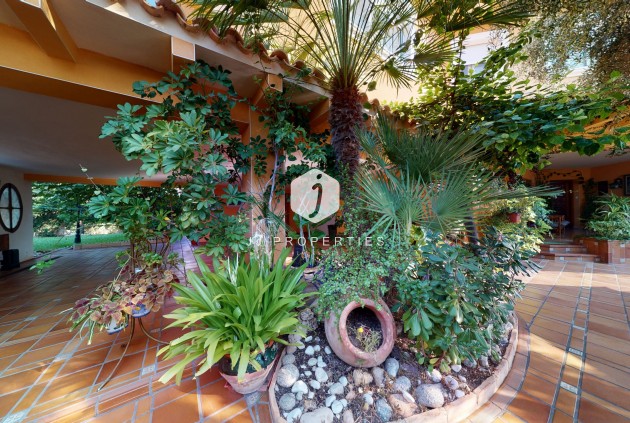 Resale - Villa -
Orihuela Costa - Costa Blanca