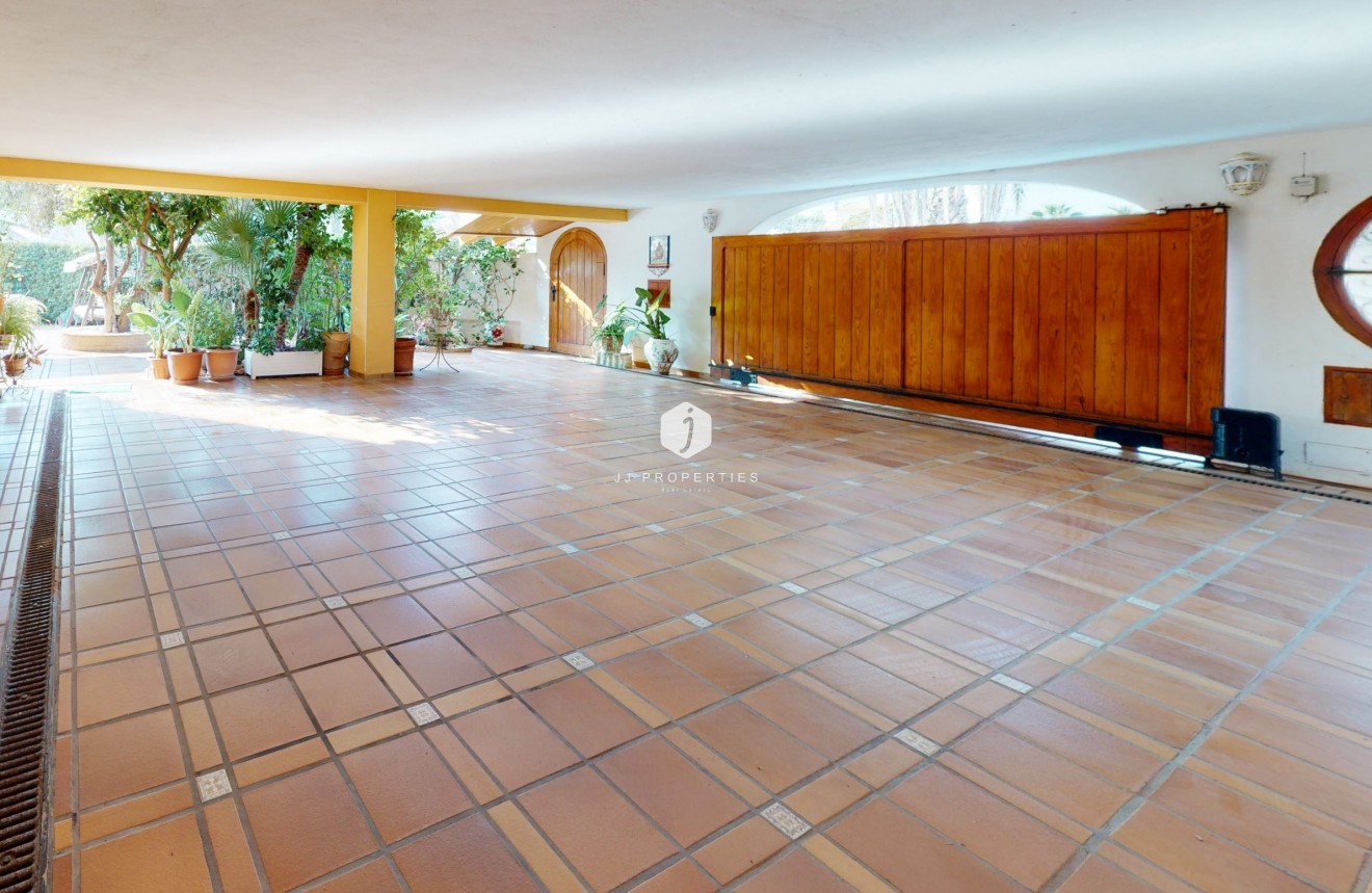 Resale - Villa -
Orihuela Costa - Costa Blanca