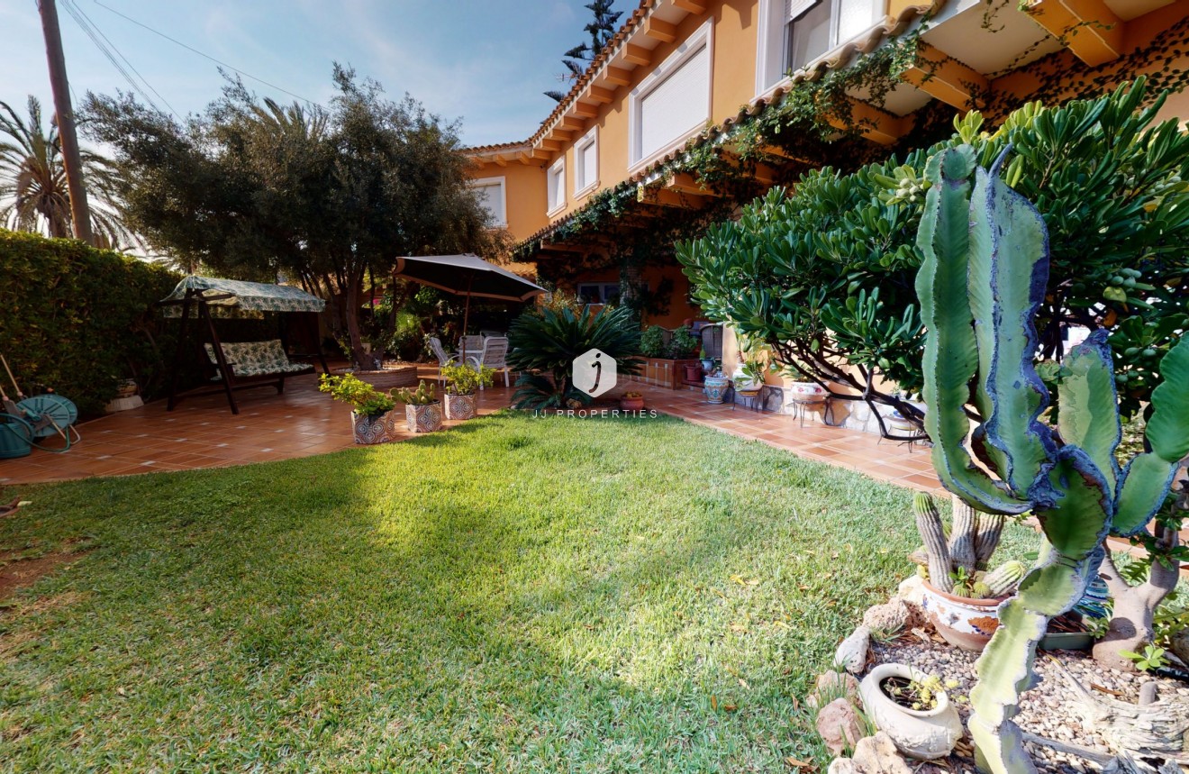 Resale - Villa -
Orihuela Costa - Costa Blanca