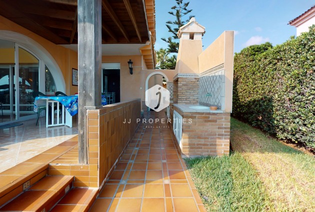 Resale - Villa -
Orihuela Costa - Costa Blanca