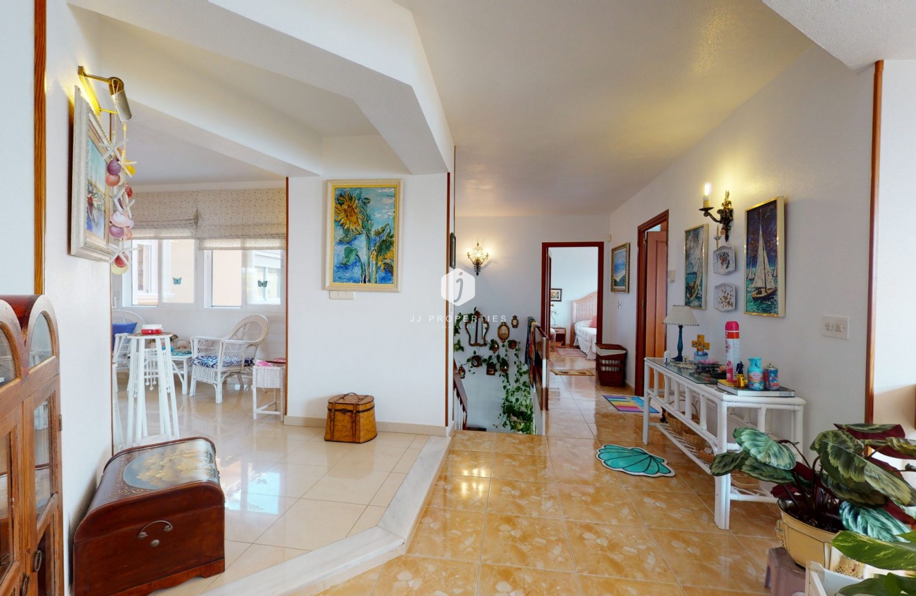 Resale - Villa -
Orihuela Costa - Costa Blanca