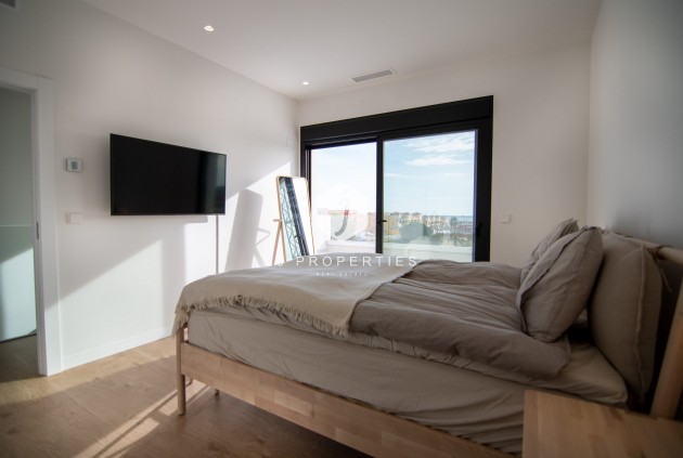 Resale - Villa -
Los Montesinos - Costa Blanca