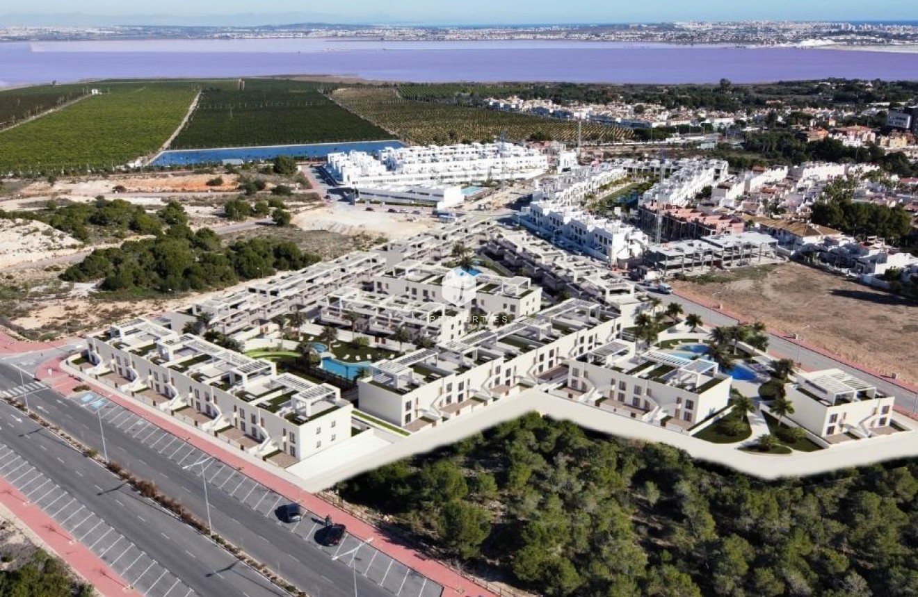 Resale - Bungalow -
Torrevieja - Costa Blanca