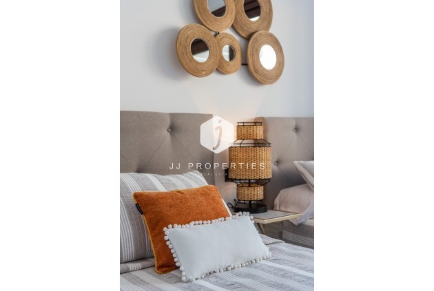 Resale - Bungalow -
Torrevieja - Costa Blanca