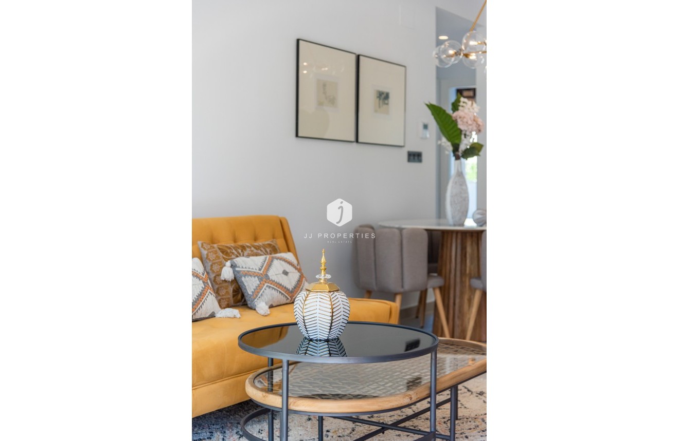 Resale - Bungalow -
Torrevieja - Costa Blanca