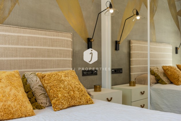 Resale - Bungalow -
Torrevieja - Costa Blanca