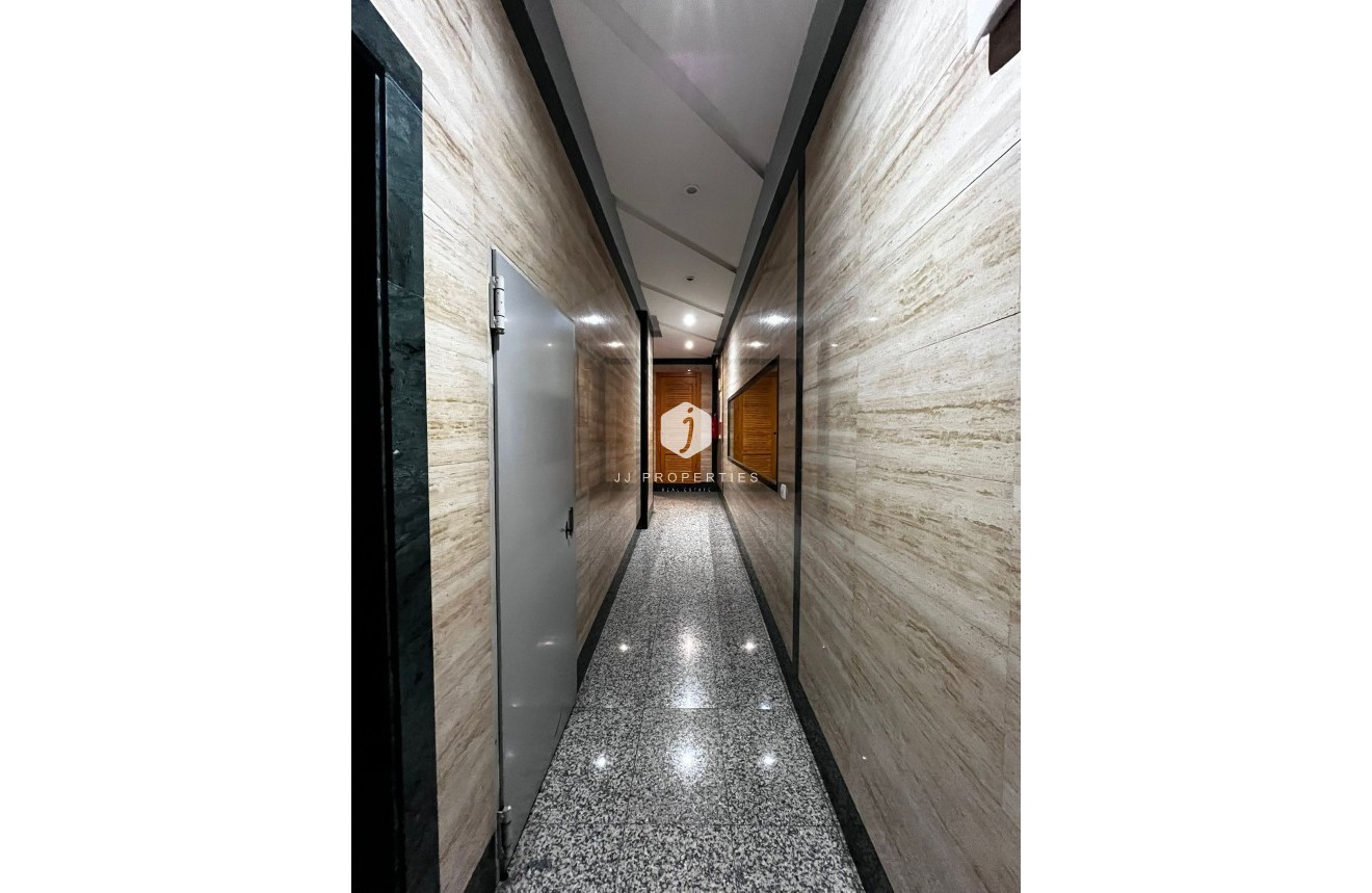 Resale - Apartment / flat -
Torrevieja - Costa Blanca