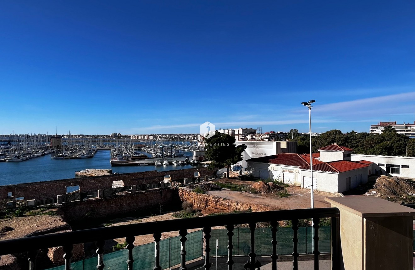 Resale - Apartment / flat -
Torrevieja - Costa Blanca