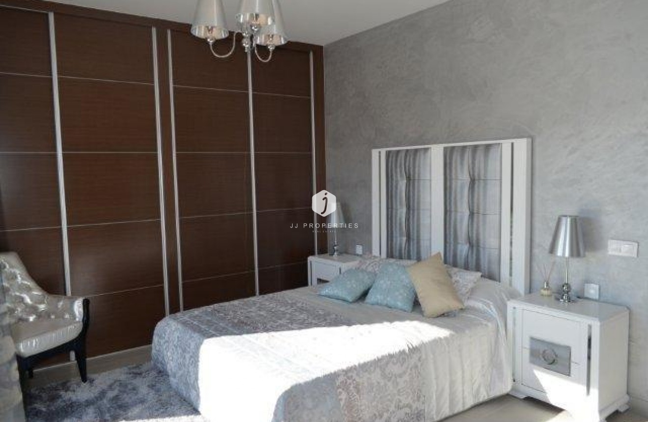 Resale - Villa -
Orihuela Costa - Costa Blanca