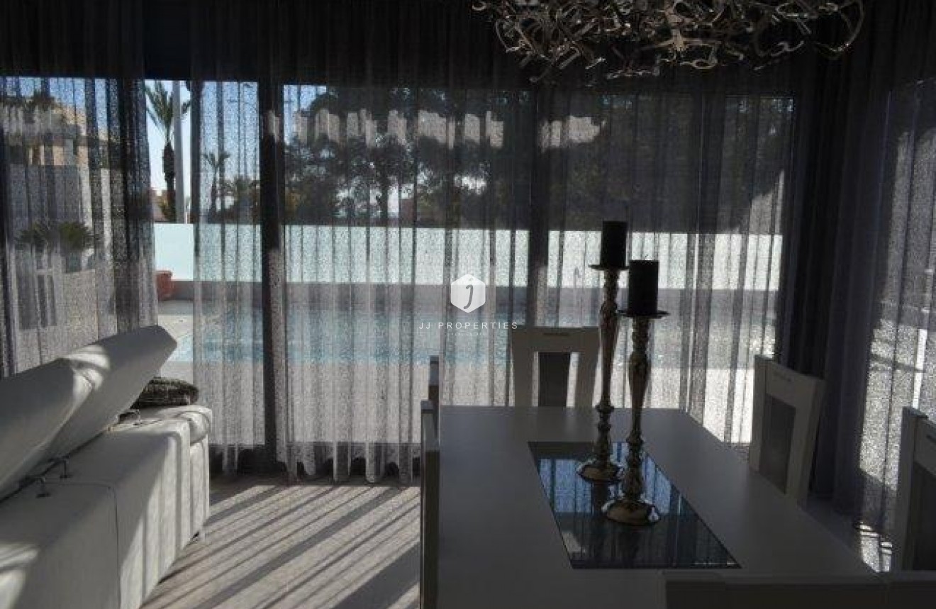 Resale - Villa -
Orihuela Costa - Costa Blanca