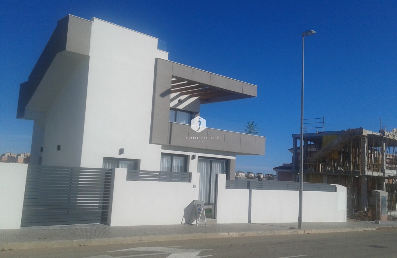 Resale - Villa -
Los Montesinos - Costa Blanca