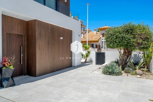 Resale - Villa -
Guardamar del Segura - Costa Blanca