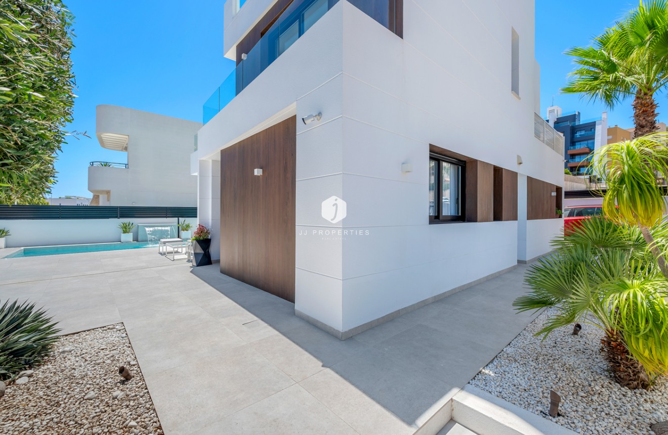 Resale - Villa -
Guardamar del Segura - Costa Blanca