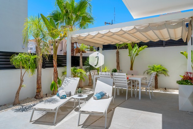 Resale - Villa -
Guardamar del Segura - Costa Blanca