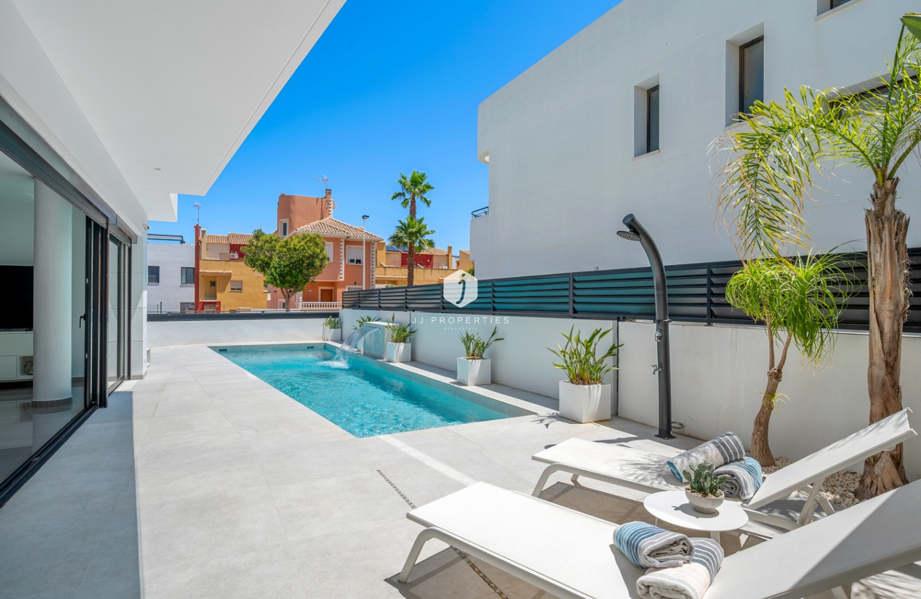 Resale - Villa -
Guardamar del Segura - Costa Blanca