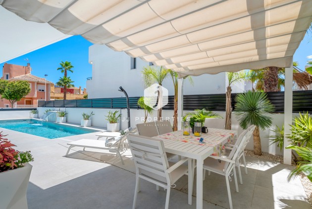 Resale - Villa -
Guardamar del Segura - Costa Blanca