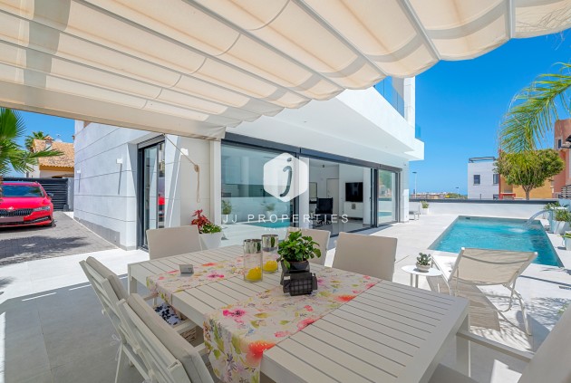 Resale - Villa -
Guardamar del Segura - Costa Blanca